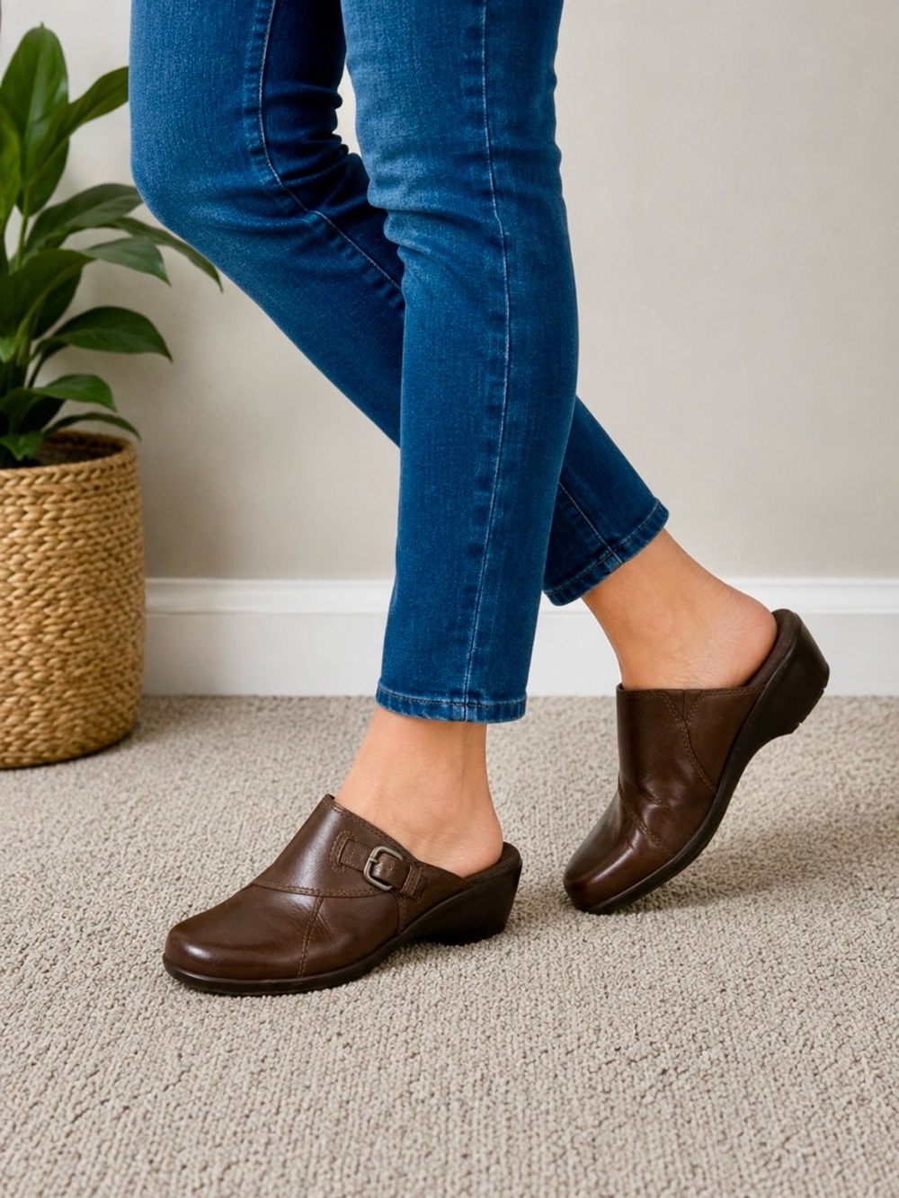 Clarks Bendables Brown Leather Wedge Slip-On Shoes Women's Size 7.5M